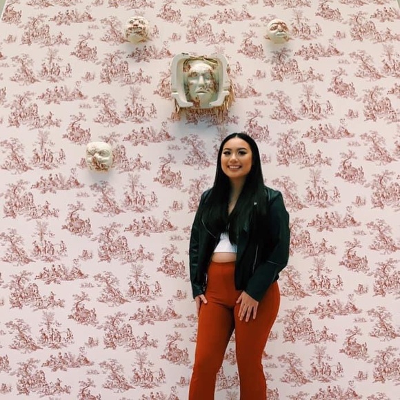 Meet your Posher, Kim - Picture 3 of 4